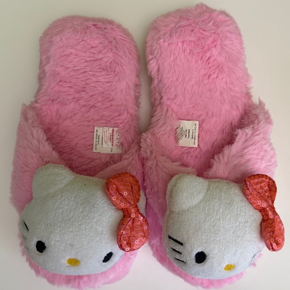 Hello Kitty Pink Faux Fur Thong Slipper - Picture 1 of 6